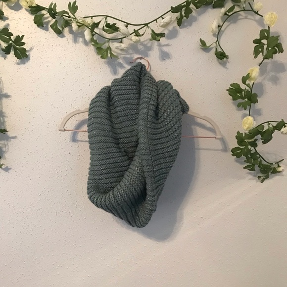 Merona Blanket Scarf & Merona Infinity Scarf - Picture 3 of 4